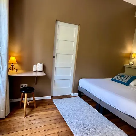 Wisteria 3*
